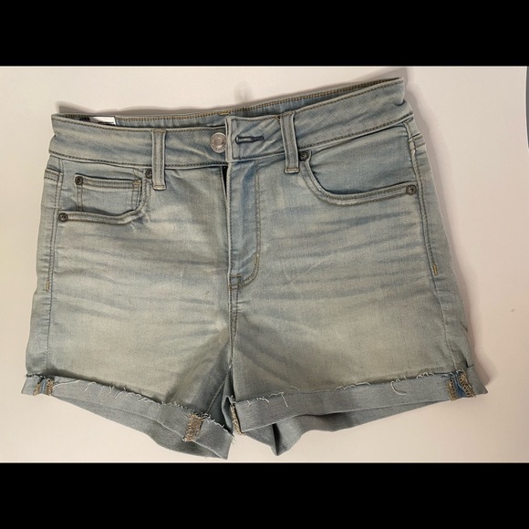 American eagle high waisted light wash jean shorts - Picture 2 of 2